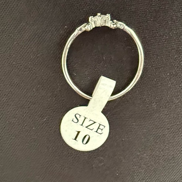 Silver Ring with Unique Design - Picture 3 of 3